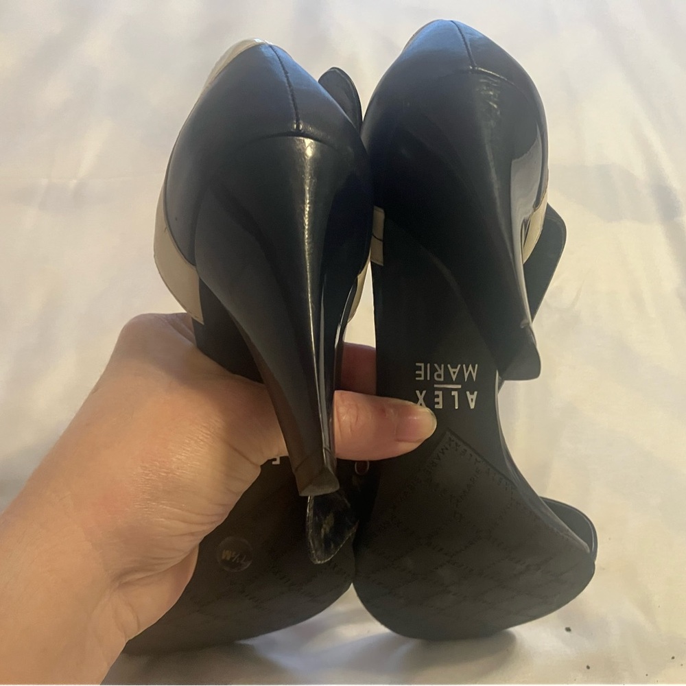 Alex Marie Black and Cream Women's Heels